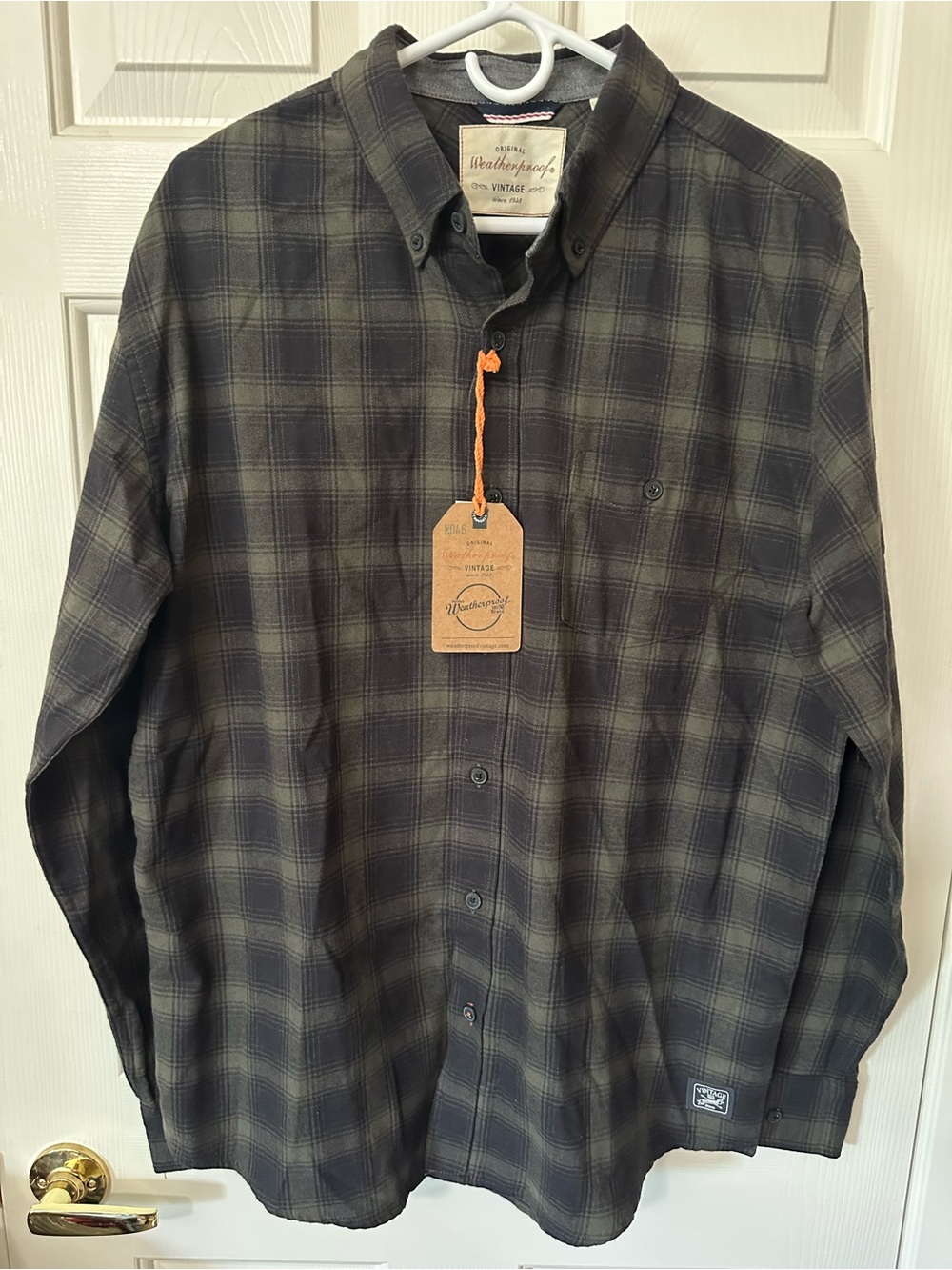 Weatherproof nwt  Men's olive and Black Plaid Button-Down Shirt